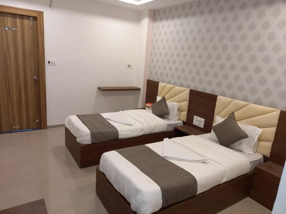 Hotel Nilkanth Inn Halol Exterior photo